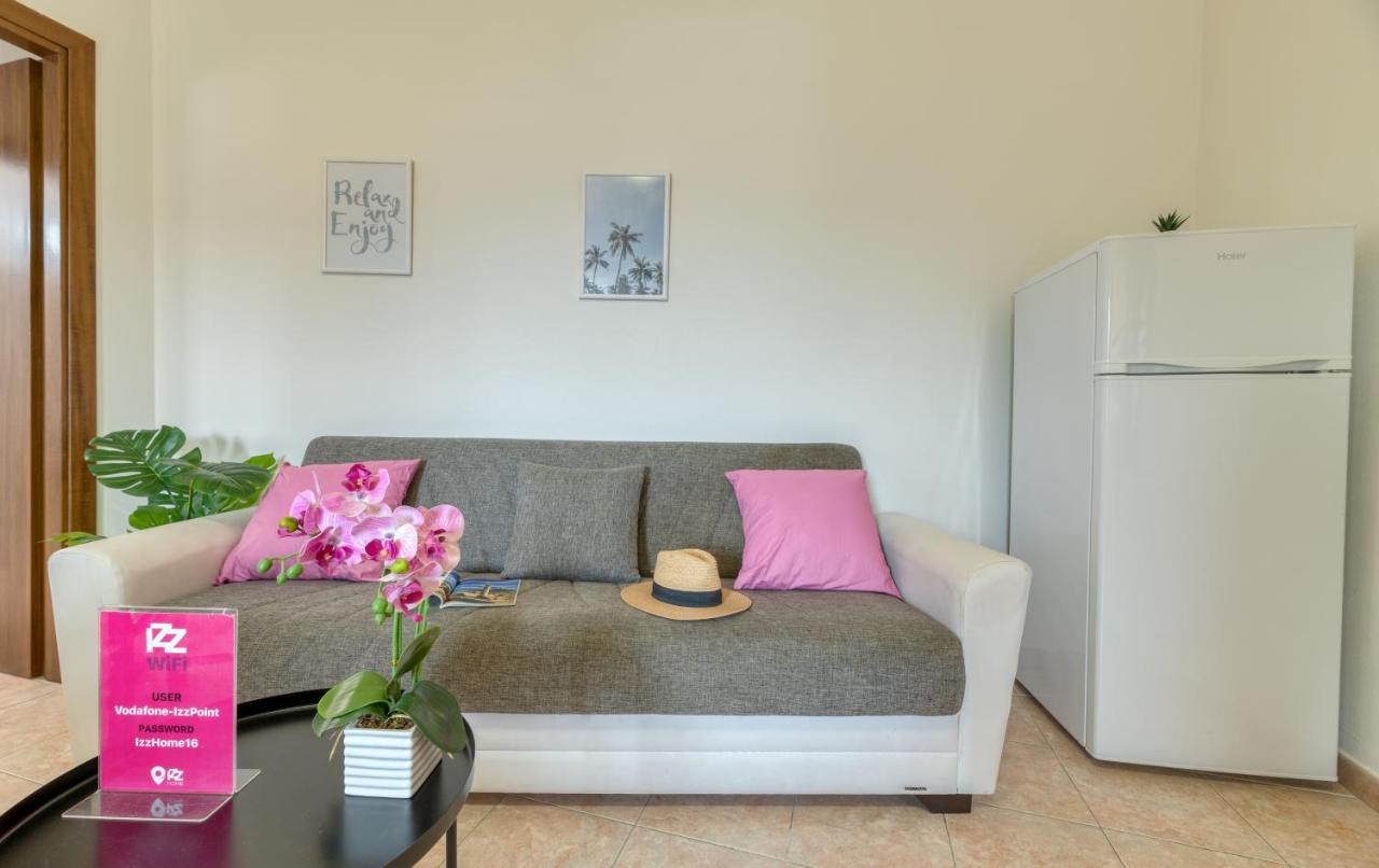 Izzhome Escape 2 Villa San Pietro Екстериор снимка