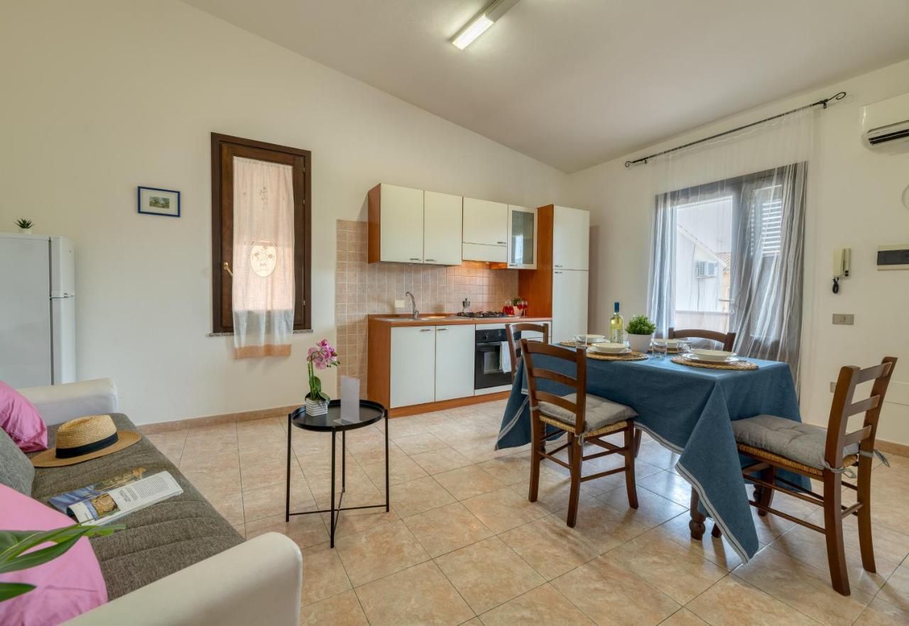 Izzhome Escape 2 Villa San Pietro Екстериор снимка